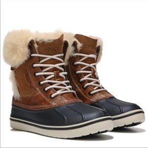 Crocs luxe duck snow boot
